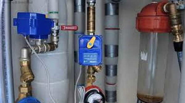 The Neptune water leakage control device is easily identified by the levers on the ball valve electric drive unit