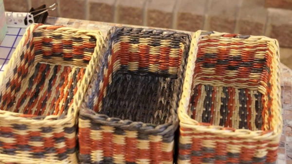 The use of a variety of patterns makes baskets of the same size unrecognizable