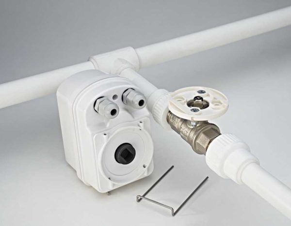 Removing the actuator from the ball valve is easy. Then you can manually close or open the water