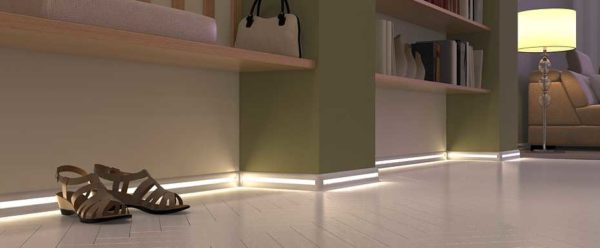 Aluminum skirting board with LED lighting