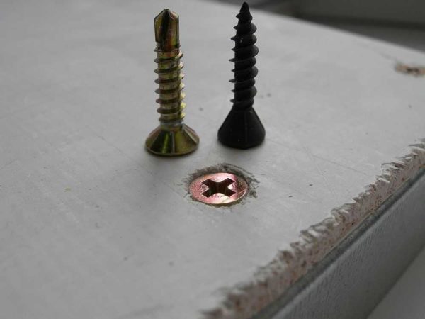 Not every screw can be screwed into the GVL without preliminary drilling