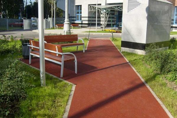 The crumb rubber track looks very attractive. It is also convenient to walk on it.