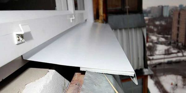 Do not leave voids during installation and use vibration-damping frost-resistant materials
