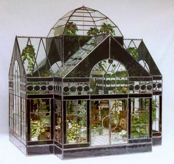 This florarium is a whole work of art.