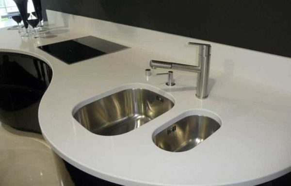 Under-counter kitchen sink