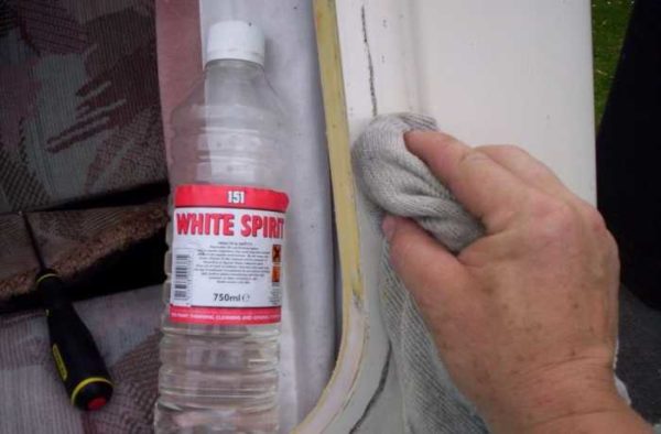 No need to pour solvent - slightly dampen the edge of the cloth or sponge