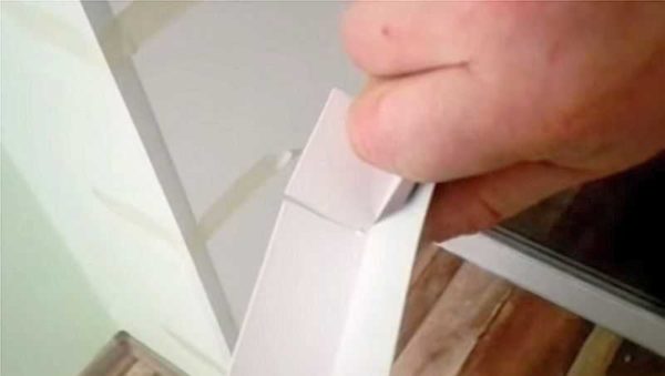 How to cut a protective plastic corner (PVC)