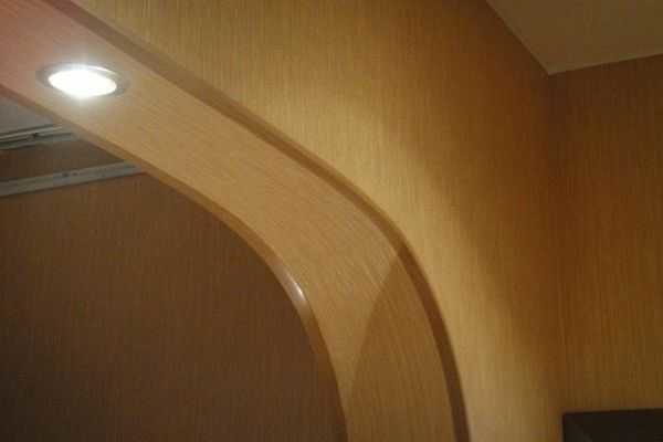 Decorate the corners of the arch with protective corners
