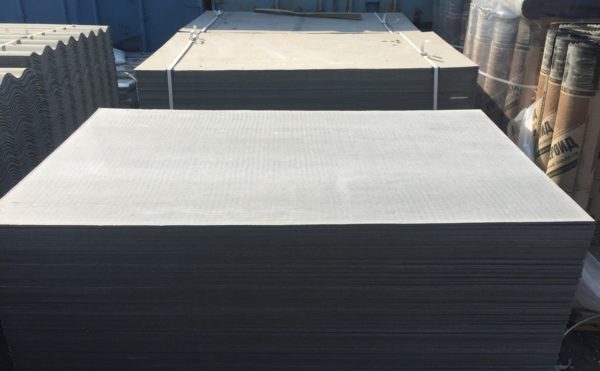 A popular universal sheet material - both as a structural and as a finishing material. It is used for walls, ceilings, for floors and exterior decoration of buildings, for fences and the construction of light buildings