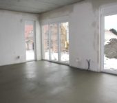 What is the best floor screed solution to use? Sand or fine gravel aggregate concrete