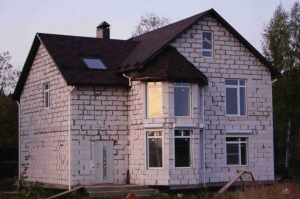 Wall blocks for external walls significantly reduce construction time