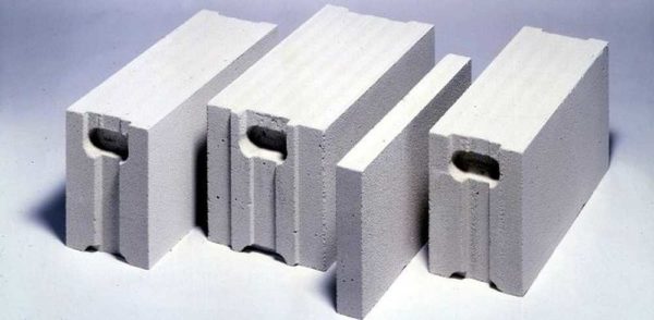 Aerated concrete block is good for quickly building a house