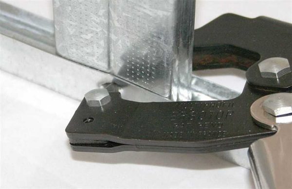 Quick connection of drywall profiles