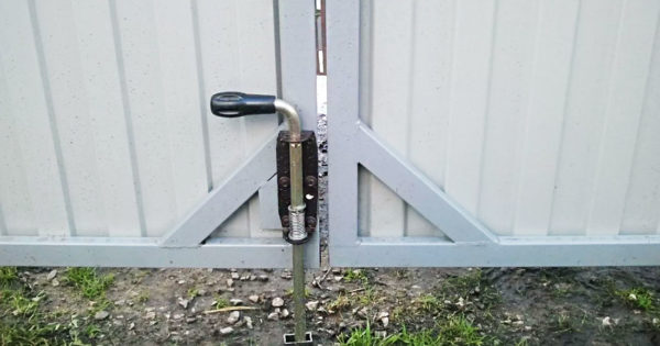 vertical spring lock