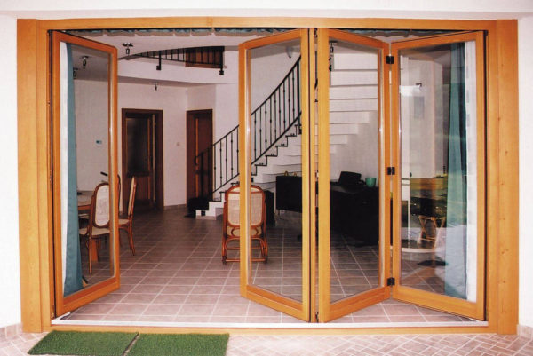 accordion door