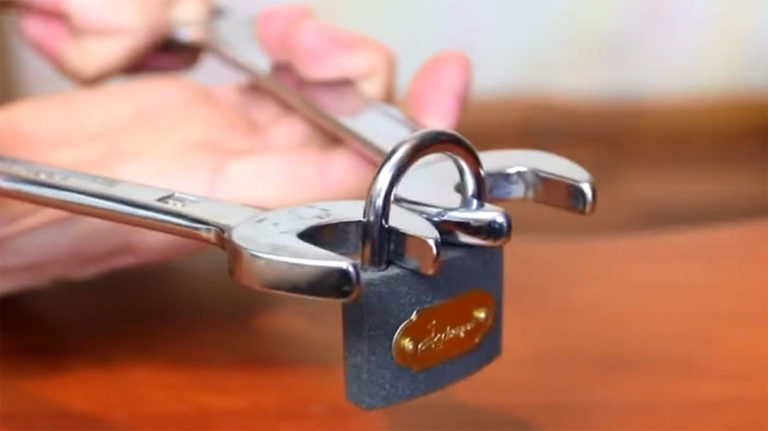 open the lock with open keys