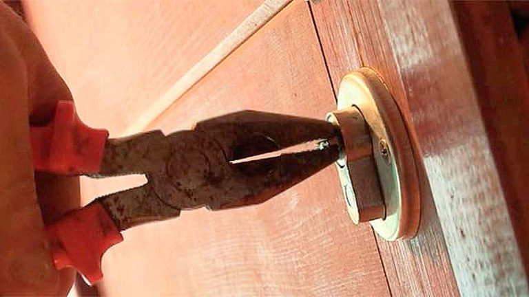 turn the key fragment with pliers